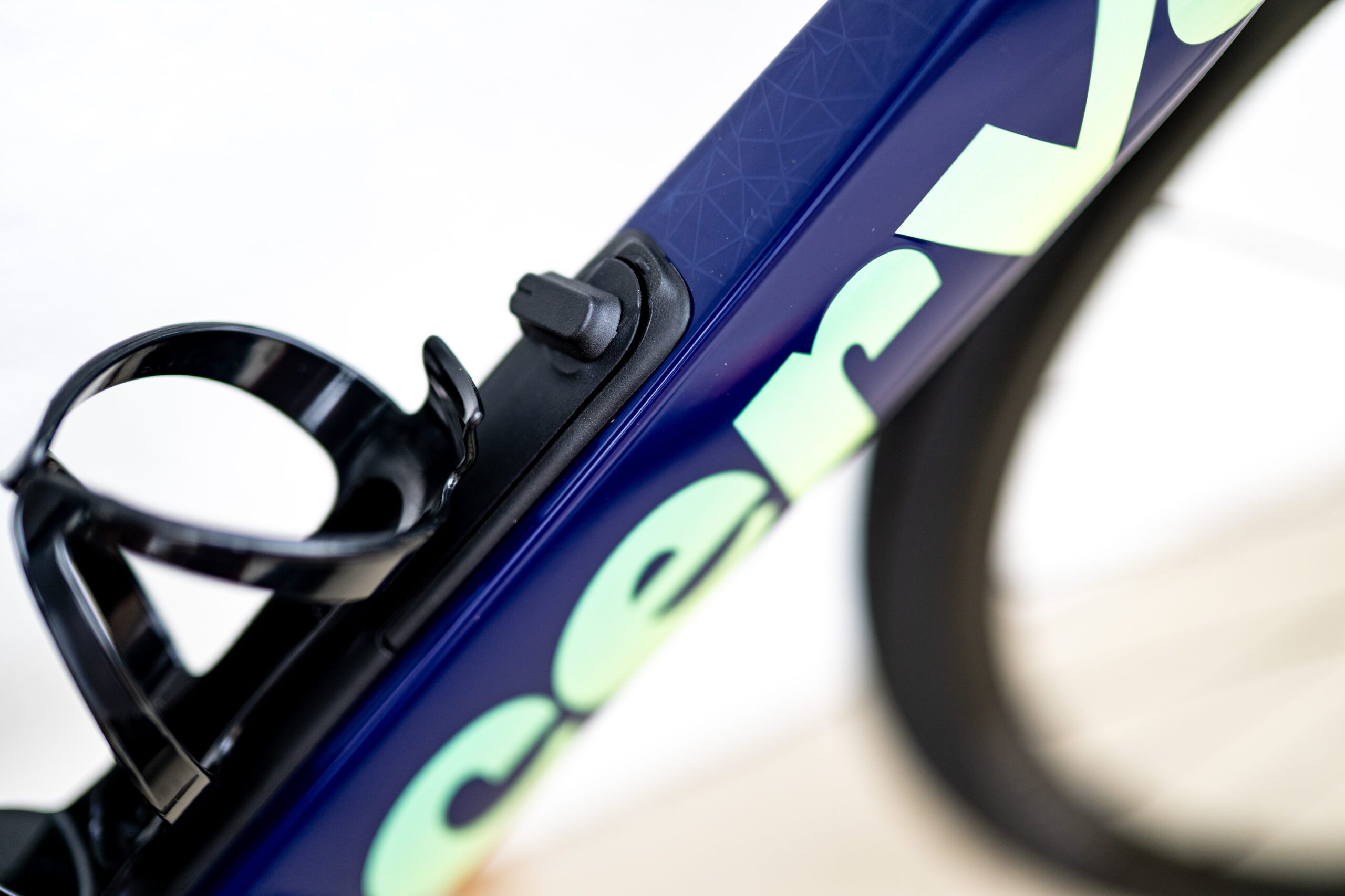 P フレームセット（2025） 2色展開 – Cervélo ｜ サーヴェロジャパン 